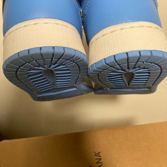 Kids Blue and Black Sneakers Jordan 1 min d